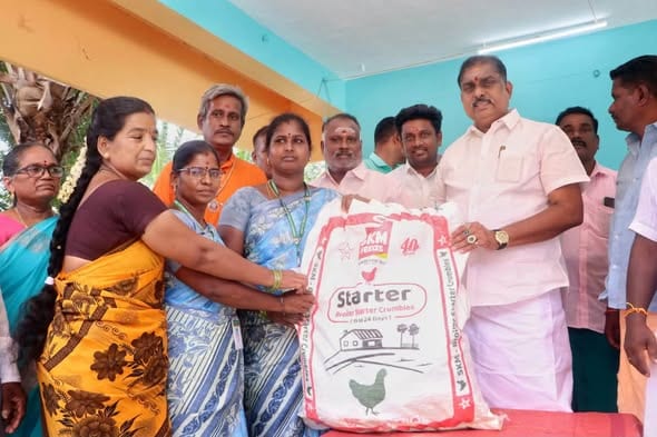 மண்ணாடிப்பட்டு: 1,560 மகளிர் சுயஉதவிக் குழு உறுப்பினர்களுக்கு காய்கறி விதைகள் - அமைச்சர் நமச்சிவாயம் வழங்கினார்!