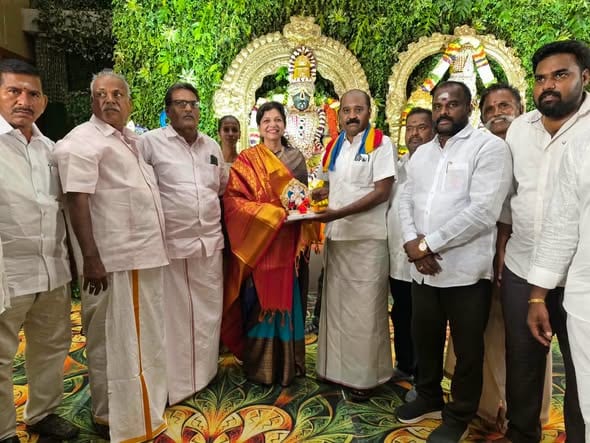 சௌமியா அன்புமணியை நேரில் சந்தித்து வாழ்த்து பெற்ற புதுச்சேரி பாமக தலைமை நிர்வாக குழு தலைவர்!