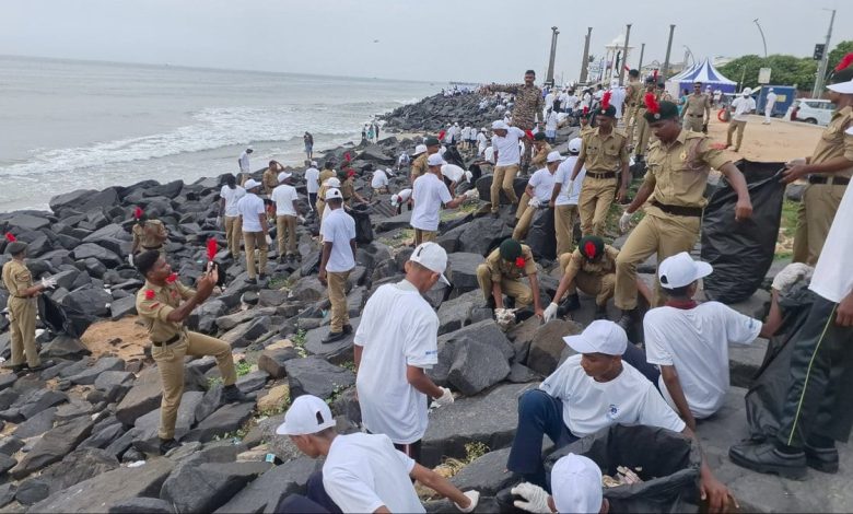 புதுச்சேரி ராக் கடற்கரையில் பிரம்மாண்ட தூய்மைப் பணி: ஆளுநர் கைலாஷ்நாதன், அமைச்சர் நமச்சிவாயம் பங்கேற்பு!