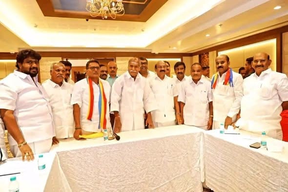 தட்டாஞ்சாவடி தொகுதி இடைத்தேர்தல்: முதலமைச்சர் ரங்கசாமி தலைமையில் வேட்பாளர் அறிமுக ஆலோசனைக் கூட்டம்; பாமக நிர்வாகிகள் பங்கேற்பு!