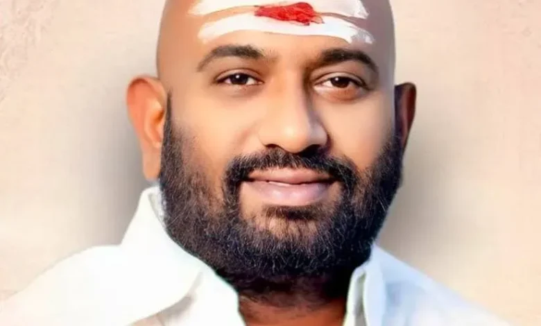 வில்லியனூர், மங்கலம் தொகுதிகளில் அடிப்படை வசதிகளை விரைந்து முடிக்க வேண்டும்: அதிகாரிகளுடன் எம்.எல்.ஏ ரவிக்குமார் ஆலோசனை!