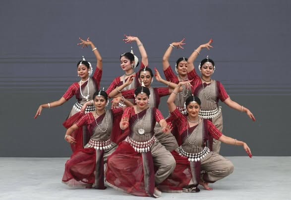 தென் கொரியாவின் கிம்ஹே நகரில் 'சாரங்' இந்திய கலாச்சார விழா: பார்வையாளர்களைக் கவர்ந்த ஒடிசி நடனம்!