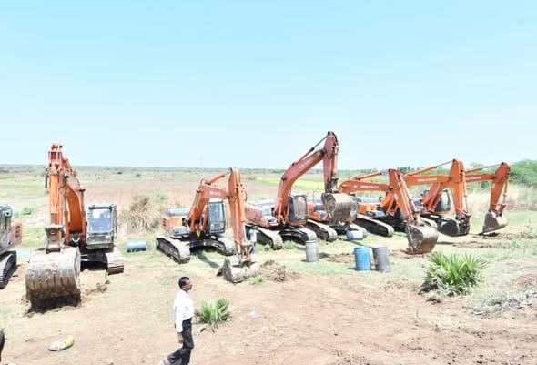 ரூ.9 கோடியில் சிவகங்கை கட்டிக்குளம் கண்மாய் தூர்வாரும் பணி தீவிரம்: 10 கிராம விவசாயிகள் மகிழ்ச்சி!
