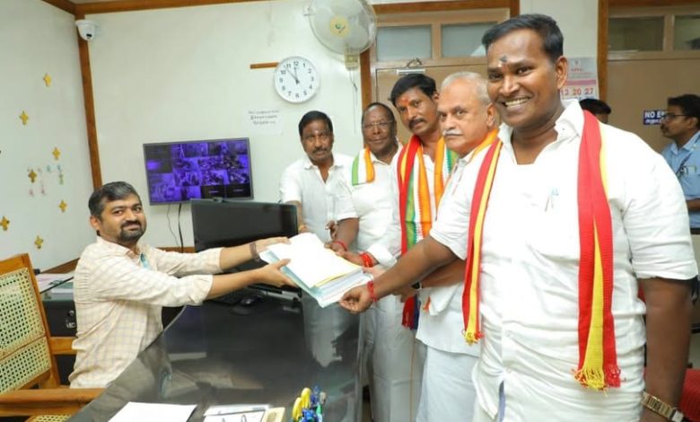 தட்டாஞ்சாவடி இடைத்தேர்தல்: காங்கிரஸ் வேட்பாளர் விநாயகம் அதிகாரப்பூர்வமாக வேட்புமனு தாக்கல்!