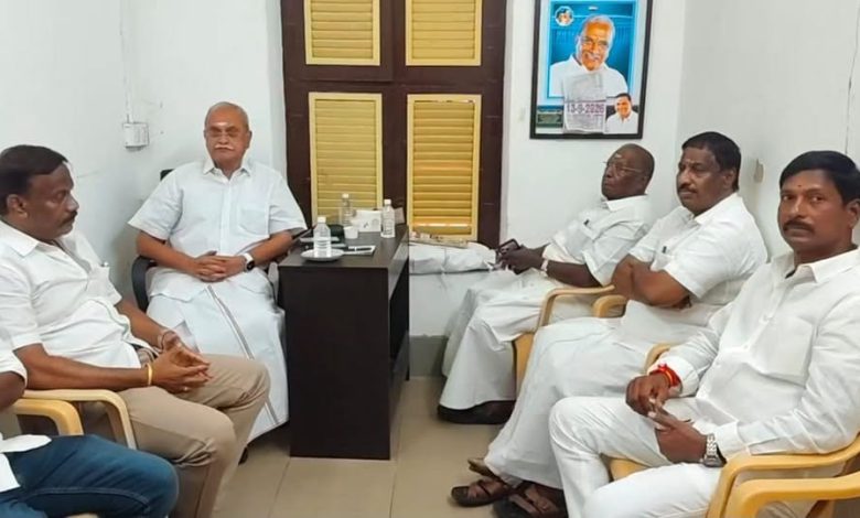 தட்டாஞ்சாவடி இடைத்தேர்தல்: காங்கிரஸ் ஆதரவைக் கோரும் நேயம் மக்கள் கழக விநாயகம் தீவிர பேச்சுவார்த்தை!
