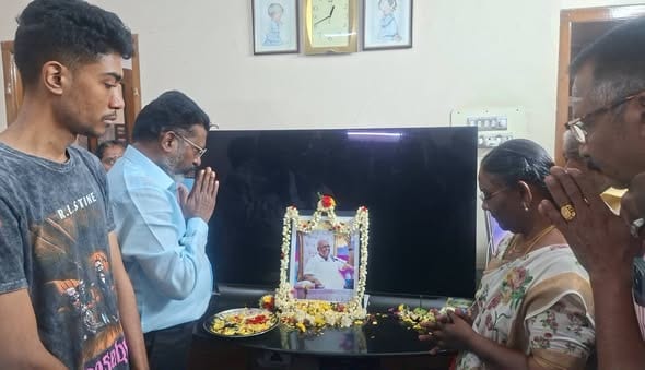 மதுரையில் மறைந்த பேரா. சாலமன் பாப்பையா இல்லத்தில் தொல். திருமாவளவன் நேரில் அஞ்சலி!