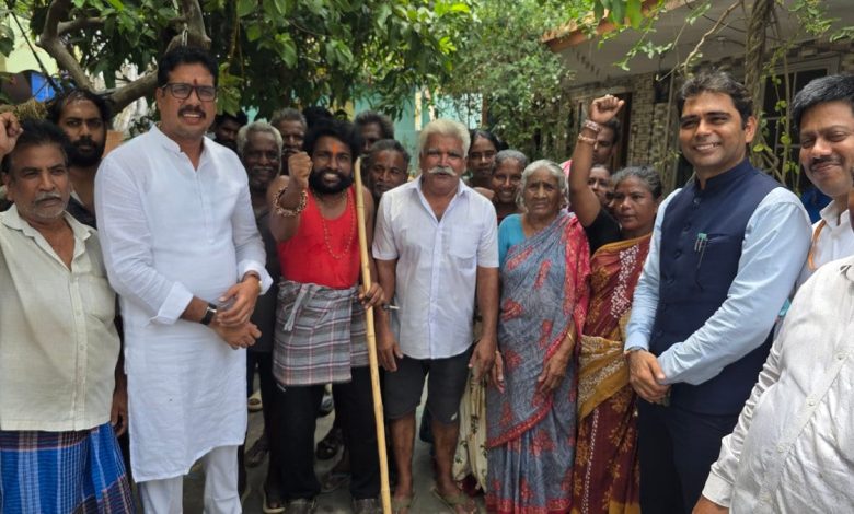 ஏனாமில் எருகல சமுதாய மக்களை எஸ்டி பட்டியலில் சேர்க்க கள ஆய்வு: தேசிய பழங்குடியினர் ஆணைய உறுப்பினர் நேரில் விசாரணை!