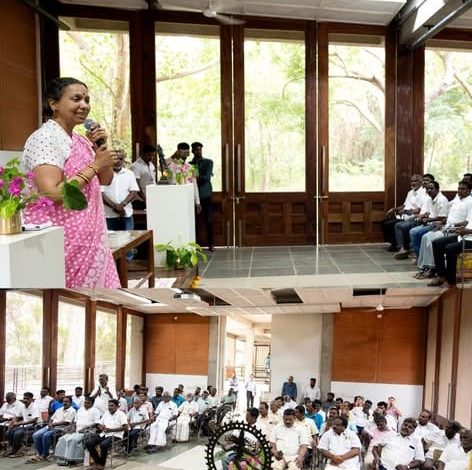 ஆரோவில் பயோ ரீஜியன் மக்களுடன் ஃபவுண்டேஷன் செயலர் டாக்டர் ஜெயந்தி ரவி ஐ.ஏ.எஸ். முக்கிய கலந்தாலோசனை!