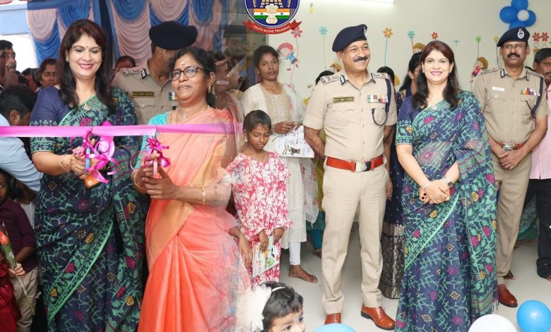 ஆவடி காவலர் குடியிருப்பில் புதிய மழலையர் காப்பகம்: ‘காவல் குடும்பம்’ திட்டத்தின் கீழ் டாக்டர் வனிதா அகர்வால் திறந்து வைத்தார்!
