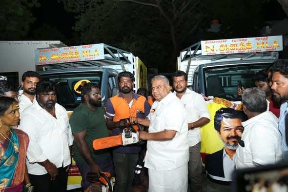 வடகிழக்குப் பருவமழை முன்னெச்சரிக்கை: தியாகராய நகரில் 3 அவசரகால சிறப்பு வாகனங்களை மக்கள் பயன்பாட்டிற்கு தொடங்கி வைத்தார் அமைச்சர் என்.ஆனந்த் MLA!