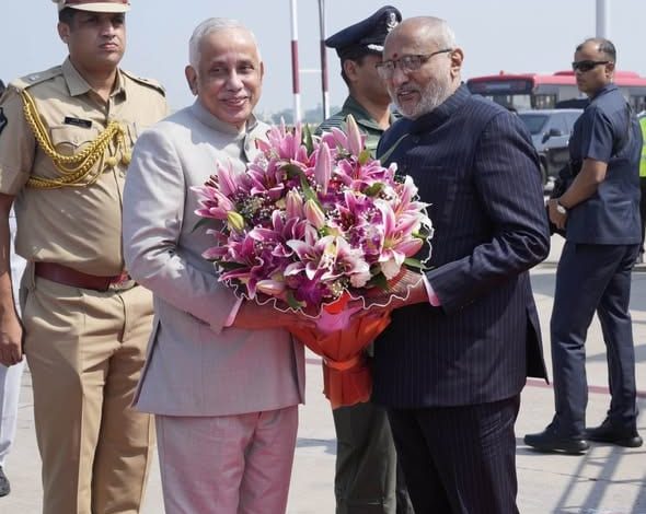 Glad to arrive at Vijayawada Airport today, and warmly received by Shri S. Abdul Nazeer Ji