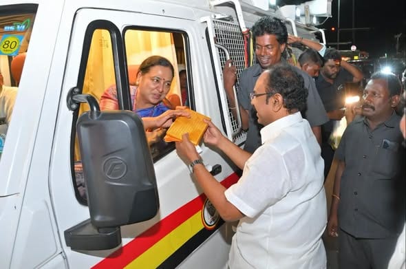 தாராபுரத்தில் திமுக வேட்பாளர் எஸ்.சுகன்யாவை ஆதரித்து தேமுதிக பொதுச்செயலாளர் பிரேமலதா விஜயகாந்த் தீவிர வாக்குச்சேகரிப்பு!