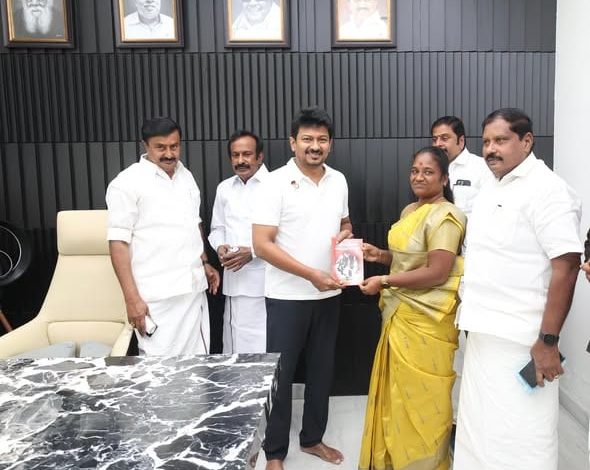உதயநிதி ஸ்டாலினை நேரில் சந்தித்து நன்றி தெரிவித்த திமுக வேட்பாளர்கள் இ. பரந்தாமன், எஸ். சுகன்யா!