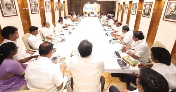 வாக்குரிமையைப் பறிக்கும் SIR வேண்டாம்; மீண்டும் வாக்குச்சீட்டு முறையே தேவை: திமுக எம்.பி.க்கள் கூட்டத்தில் அதிரடி தீர்மானங்கள்!