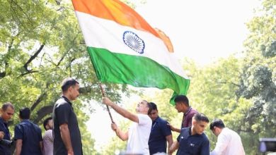 "ஞானேஷ் குமார் பதவி விலக வேண்டும்": தேர்தல் ஆணையத்தை முற்றுகையிட முயன்ற இந்தியா கூட்டணி எம்.பி.க்கள் - டெல்லியில் பரபரப்பு பேரணி!