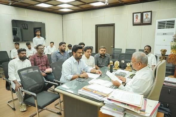 காமராஜர் நகர் தொகுதி மக்களின் கோரிக்கைகளை நிறைவேற்றுக: அமைச்சர் மல்லாடி கிருஷ்ணராவிடம் ஜோஸ் சார்லஸ் மார்ட்டின் நேரில் வலியுறுத்தல்!