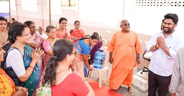 காமராஜ் நகரில் புதிதாகத் திறக்கப்பட்ட ராமகிருஷ்ண மடத்தில் ஜோஸ் சார்லஸ் மார்ட்டின் வழிபாடு: எம்.எல்.ஏ. நேருவுடன் சந்திப்பு!