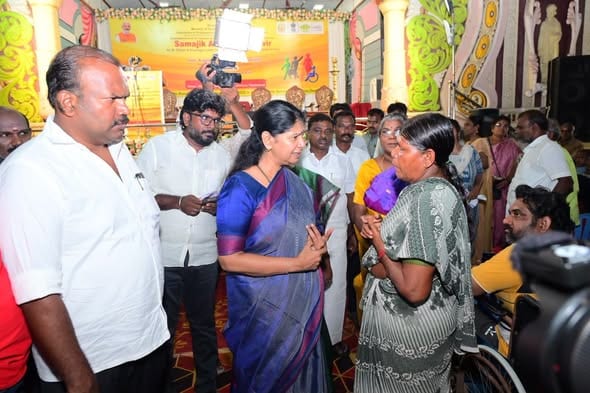 தூத்துக்குடியில் மாற்றுத்திறனாளிகள், முதியோருக்கு ரூ.67.30 லட்சம் நலத்திட்ட உதவிகள்: எம்.பி. கனிமொழி வழங்கினார்!