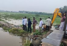மேலையூரில் மழை பாதிப்புகள் குறித்து சட்டமன்ற உறுப்பினர் நேரில் ஆய்வு!