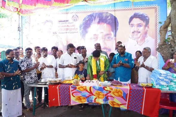 காரைக்கால்: எம்எல்ஏ டாக்டர் விக்னேஸ்வரன் பிறந்தநாளையொட்டி திருவட்டக்குடியில் பொதுமக்களுக்கு நலத்திட்ட உதவிகள் வழங்கல்!