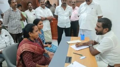குழித்துறை சட்டமன்ற உறுப்பினர் அலுவலகத்தில் தொகுதி மக்களை நேரில் சந்தித்து அவர்களின் குறைக