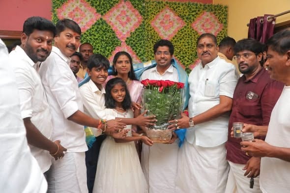 நெடுங்காடு எம்.எல்.ஏ. டாக்டர் விக்னேஸ்வரன் இல்லத்திற்கு நேரில் சென்று உள்துறை அமைச்சர் நமச்சிவாயம் பிறந்தநாள் வாழ்த்து!