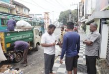 நாகர்கோவில் மணிமேடை பகுதியில் சாலையில் குப்பை கொட்டிய நபருக்கு ரூ.2,000 அபராதம்!