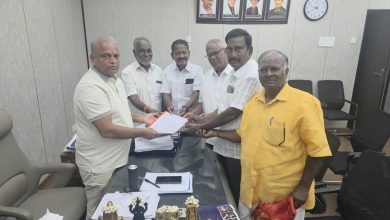 *ஏ.எஃப்.டி. பஞ்சாலை ஓய்வூதிய ஊழியர்களின் நிலுவை ஊதியத்தை வழங்கக் கோரி அமைச்சர் மல்லாடி கிர