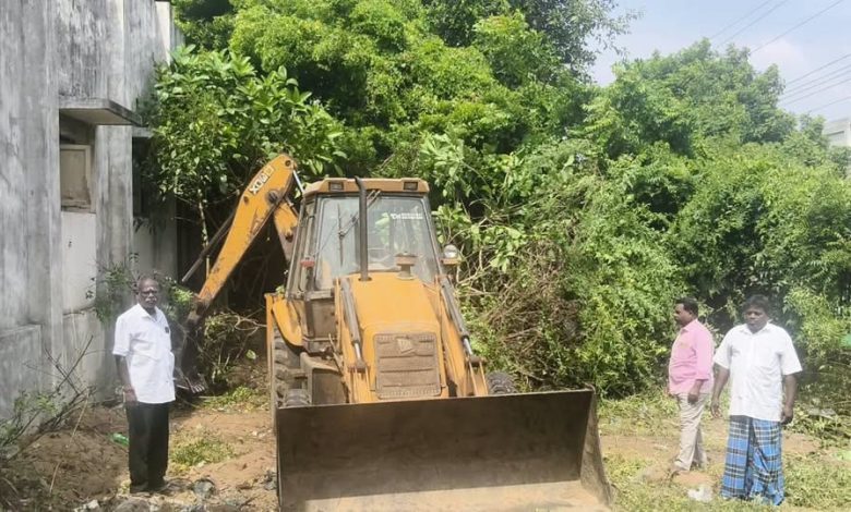 பிள்ளையார்குப்பம் சமுதாய நலக்கூடத்தில் தீவிர தூய்மைப்பணி: எம்எல்ஏ மோகன்தாஸ் அறிவுறுத்தலின்பேரில் நடவடிக்கை!