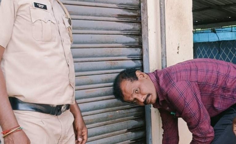விதிமுறைகளை மீறி விளம்பரம் செய்த விவகாரம்: புதுச்சேரியில் பிரபல மதுபானக் கடை மற்றும் உணவகத்திற்கு கலால்துறை அதிரடி சீல்!