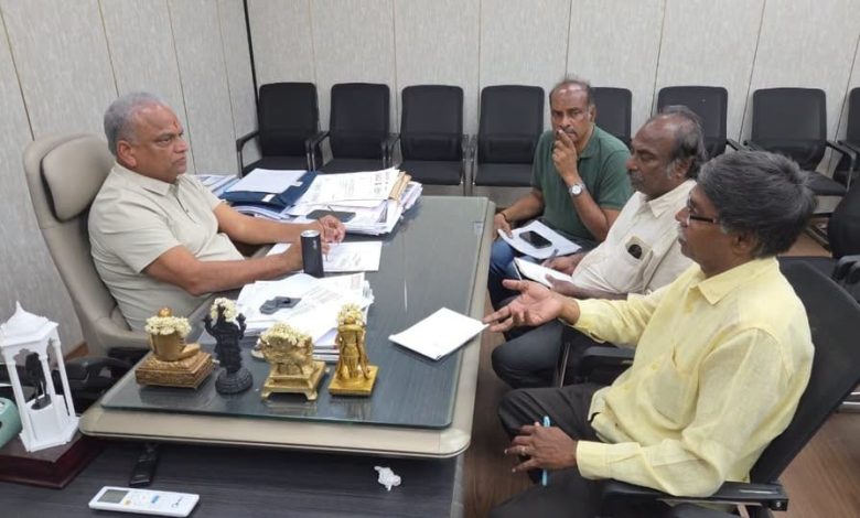*புதுச்சேரியில் தேங்கும் மழைநீரை உடனடியாக வெளியேற்ற கூடுதல் மோட்டார் பம்புகளை இயக்க அமைச்ச