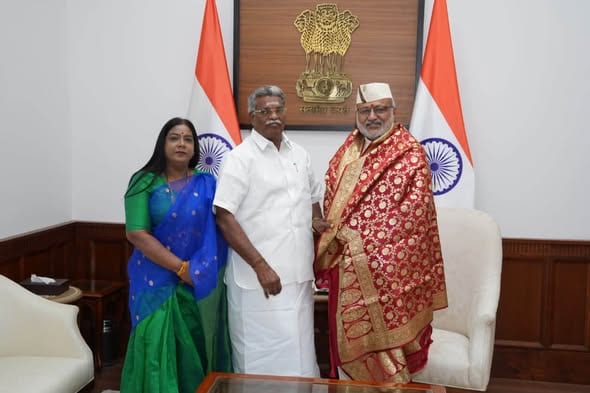சி.பி. ராதாகிருஷ்ணனுடன் புதுச்சேரி அமைச்சர் பெ. ராஜவேலு மரியாதை நிமித்த சந்திப்பு!