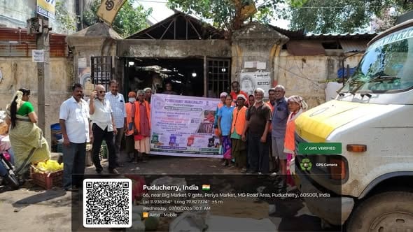 சுவச்சதா ஹி சேவா: புதுச்சேரி பெரிய மார்க்கெட்டில் நகராட்சி ஊழியர்கள் தீவிர தூய்மைப்பணி!