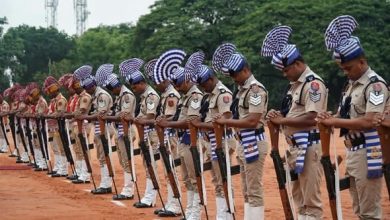 நாடு முழுவதும் பணியின் போது உயிர்களை தியாகம் செய்த காவலர்களுக்கு