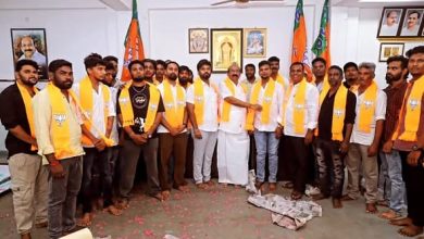 புதுச்சேரி ராஜ்பவன் தொகுதி குறிச்சிக்குப்பத்தை சேர்ந்த 50-க்கும் மேற்பட்ட இளைஞர்கள் பாஜகவில் இணைந்தனர்: வி.பி.ராமலிங்கம் வரவேற்பு!