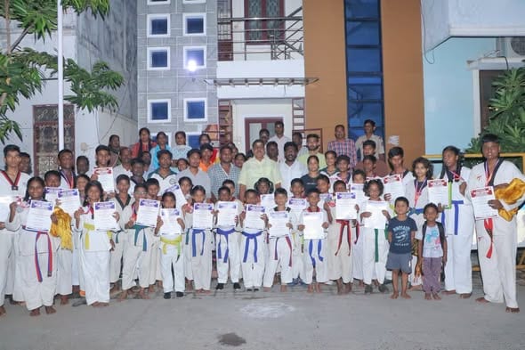 தேசிய அளவிலான தேக்வாண்டோ போட்டியில் பதக்கம் வென்ற புதுச்சேரி மாணவர்கள்: அமைச்சர் ஆ.நமச்சிவாயம் வாழ்த்து!