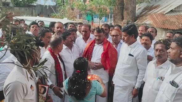 என்.ஆர்.காங்கிரஸ், காங்கிரஸ் வேட்பாளர்களை டெபாசிட் இழக்கச் செய்யுங்கள்: திமுக வேட்பாளர் சேதுசெல்வத்திற்கு வாய்ப்பு கேட்டு எஸ்.ஜெகத்ரட்சகன், இரா. சிவா வேண்டுகோள்!