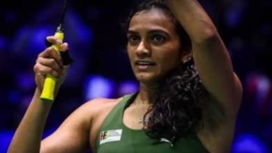 பிரெஞ்ச் ஓபன் பேட்மிண்டன் 2026: உலகின் நம்பர் 1 வீராங்கனையிடம் போராடி வீழ்ந்தார் பி.வி. சிந்து; வெள்ளிப் பதக்கத்துடன் நி