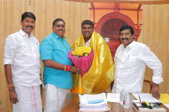 தட்டாஞ்சாவடி தொகுதி எம்.எல்.ஏ-வாக அசோக் ஆனந்த் பதவியேற்பு: முதலமைச்சர் ரங்கசாமி, சபாநாயகர் நேரில் வாழ்த்து!