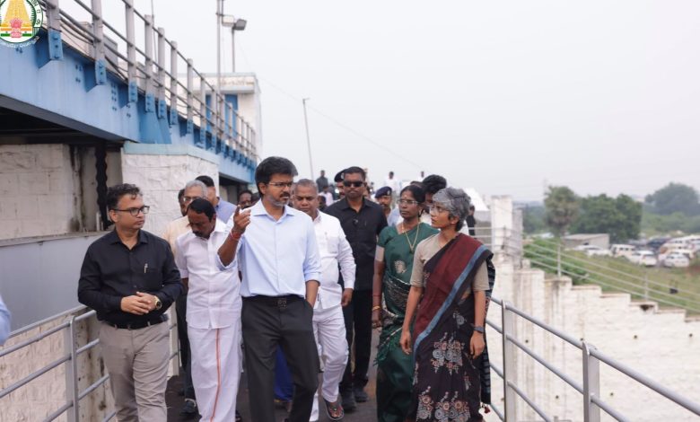 பிரெஞ்ச் ஓபன் பேட்மிண்டன் 2026: உலகின் நம்பர் 1 வீராங்கனையிடம் போராடி வீழ்ந்தார் பி.வி. சிந்து; வெள்ளிப் பதக்கத்துடன் நி