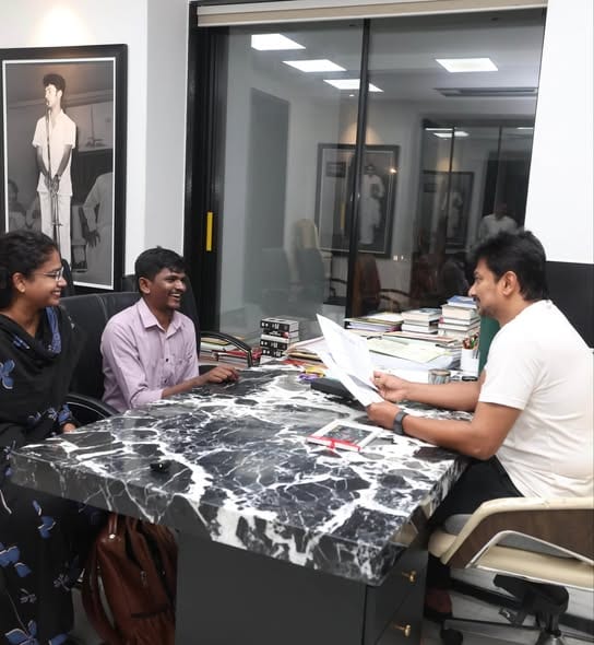 மலேசிய பல்கலைக்கழகத்தில் ஆராய்ச்சி: தேனி மாணவர் பாரதிதாசனை நேரில் பாராட்டி வாழ்த்திய துணை முதல்வர் உதயநிதி ஸ்டாலின்! - படம் 2