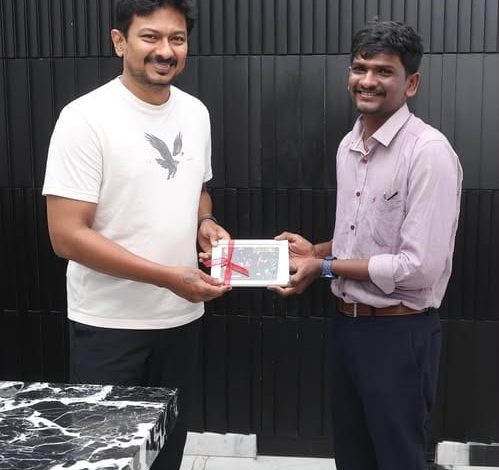 மலேசிய பல்கலைக்கழகத்தில் ஆராய்ச்சி: தேனி மாணவர் பாரதிதாசனை நேரில் பாராட்டி வாழ்த்திய துணை முதல்வர் உதயநிதி ஸ்டாலின்!