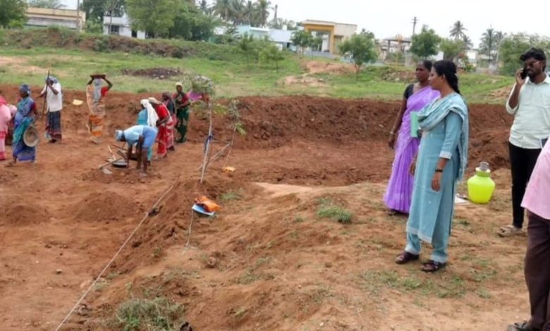 "உங்களைத் தேடி உங்கள் ஊரில்" திட்டம்: குஜிலியம்பாறையில் மாவட்ட ஆட்சியர் துர்காமூர்த்தி நேரில் கள ஆய்வு!
