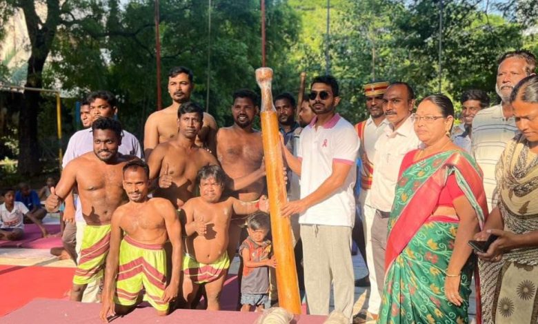விழுப்புரத்தில் மாற்றுத்திறனாளி மல்லர்கம்ப வீரர்களுக்கு விளையாட்டு உபகரணங்கள்: மாவட்ட ஆட்சியர் நேரில் வழங்கி வாழ்த்து!