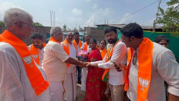 புதுச்சேரி மாநிலம் யானம் பிராந்தியத்தில், அர்னாப் புயலின் சீற்றத்தால் கடுமையாக பாதிக்கப்பட